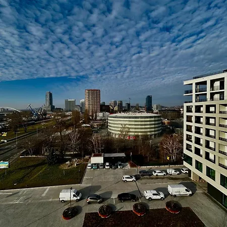 Luxury 3 * ברטיסלאבה